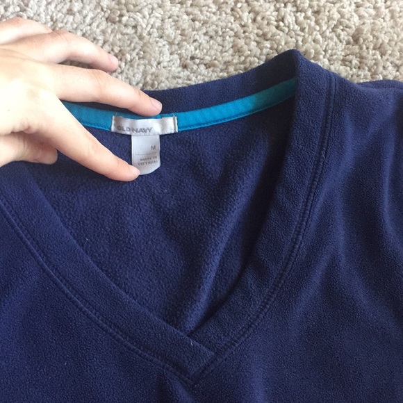 Old Navy V Neck Fleece - Picture 2 of 2